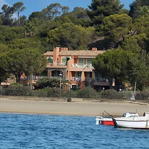 https://villa-lensoleillade.fr-provencehotel.com